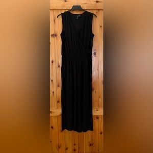 NEW DIRECTIONS Black Sleeveless Pantsuit Stretchy Large VERY FLATTERING